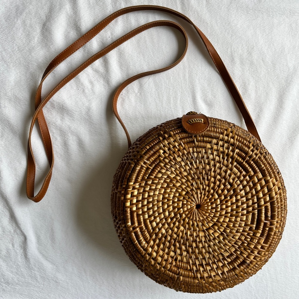 Round rattan crossbody purse